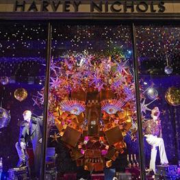 Harvey nichols christmas window3